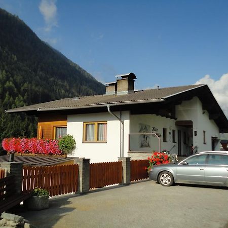 Haus Dorfblick Hotel Prägraten Екстериор снимка